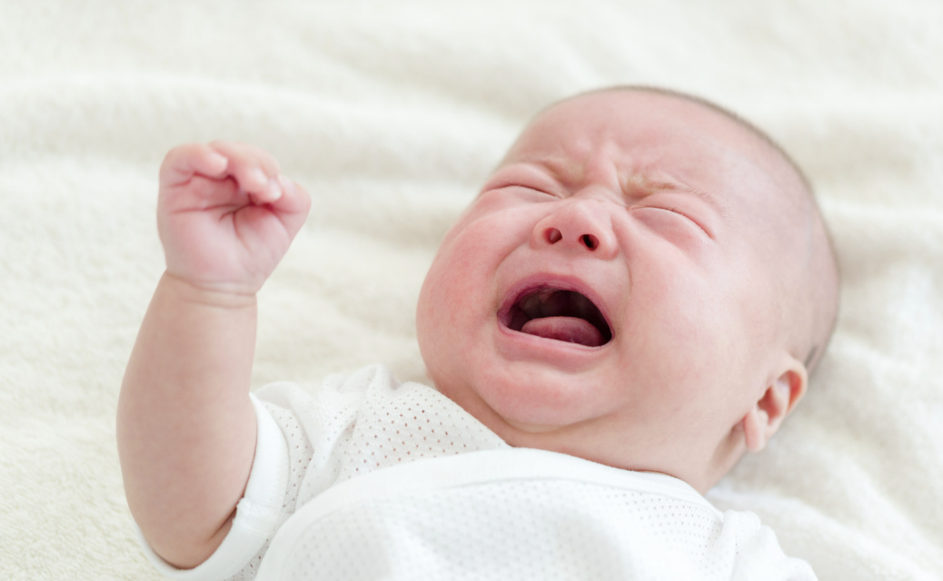 bayi menangis, cara menenangkan bayi, penyebab bayi menangis, bayi lapar, tangisan bayi, Bunda, si Kecil